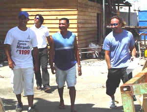Gil Gon�alves visitando os galp�es do Boi